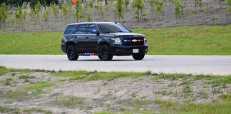 unmarked federal agent vehicle