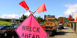 "wreck ahead" traffic notice as a result of highway crash