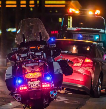 police arrive at scene of DUI accident