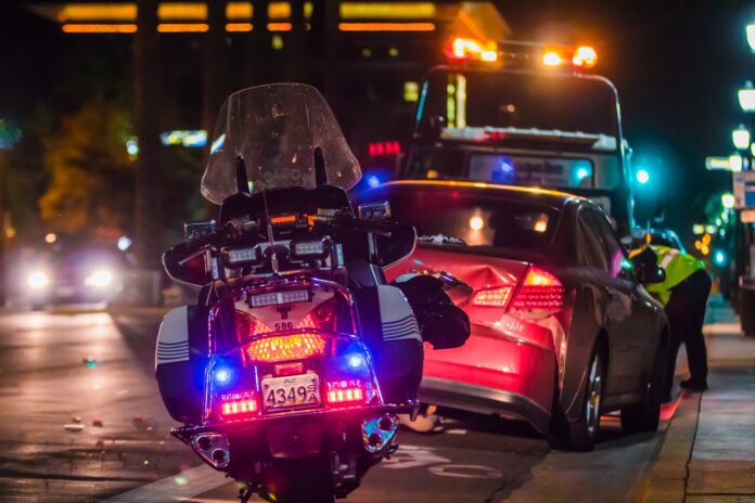 police-arrive-at-scene-of-accident police arrive at scene of DUI accident