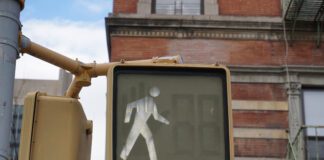 cross walk light depicting when its safe to cross
