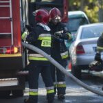 fire personnel arrive to scene of fire
