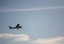 Small Plane Crashes into San Diego Murphy Canyon Neighborhood