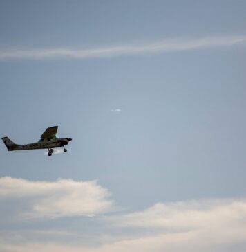 Small Plane Crashes into San Diego Murphy Canyon Neighborhood